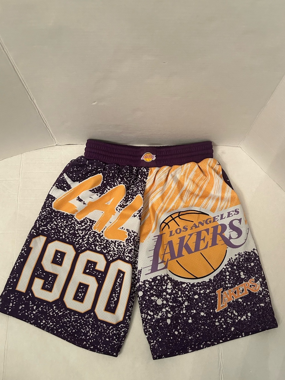 Mitchell & Ness Los Angeles
Lakers Hardwood Classics
Jumbotron Men Shorts